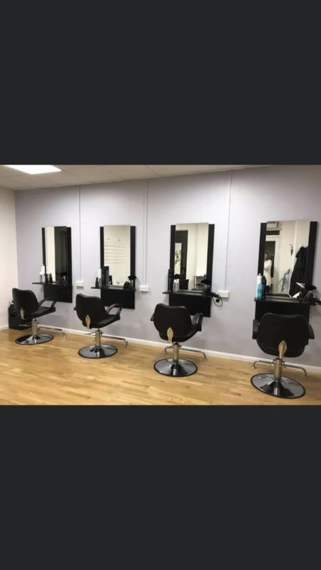 Bubbles Unisex Hair Salon